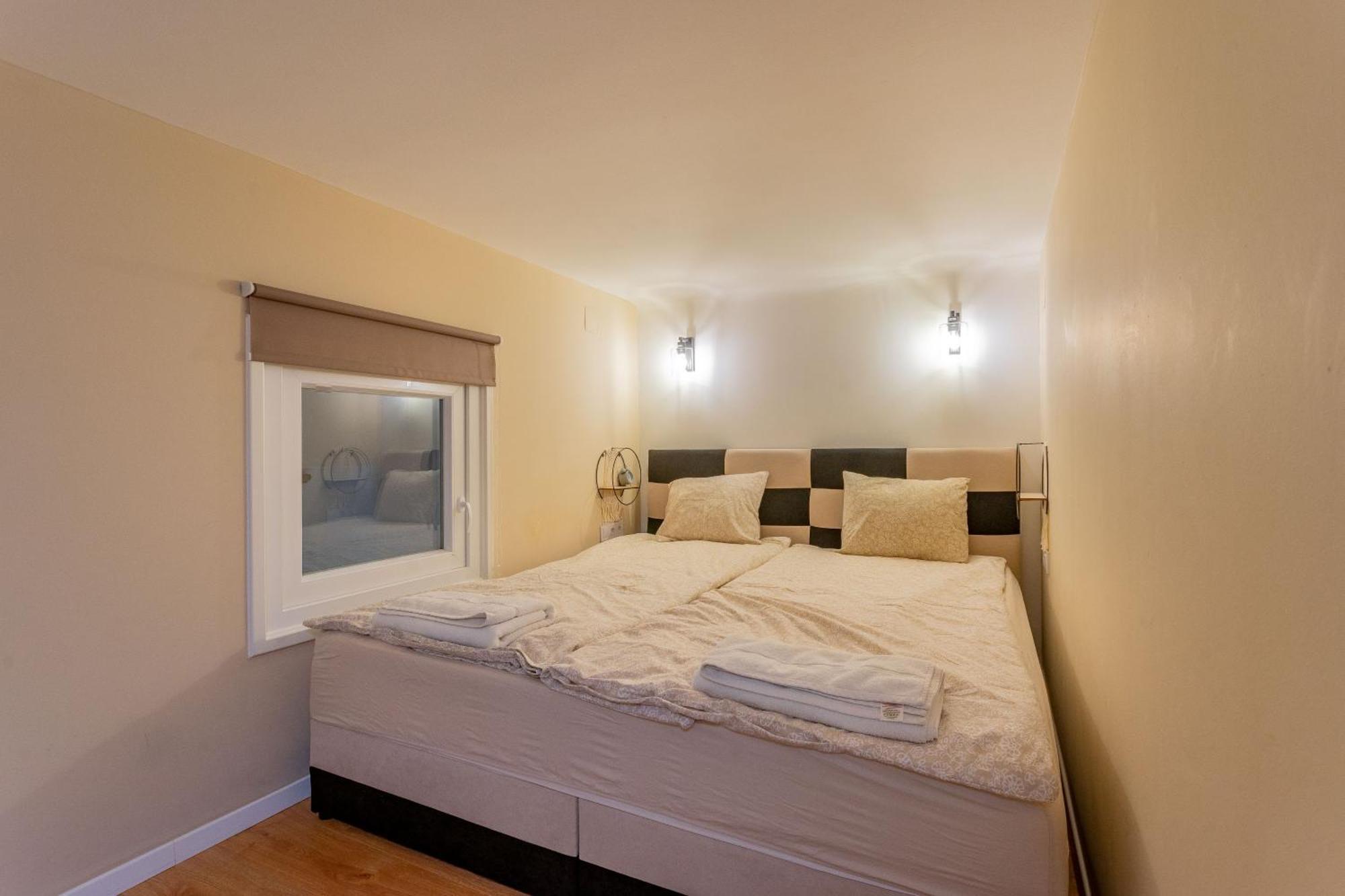 Full Equipment Designed Apartment In The Heart Of Budapest For 4 People Luaran gambar